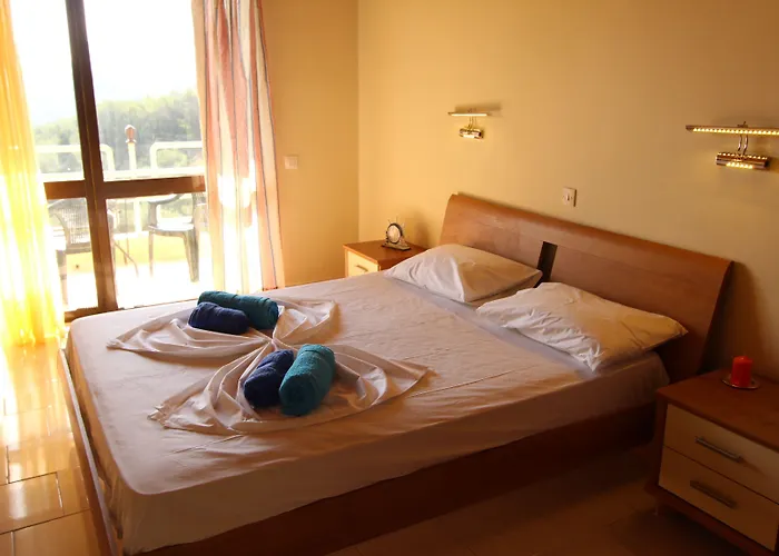 מלון דירות Avra Sunset Sea View 4*